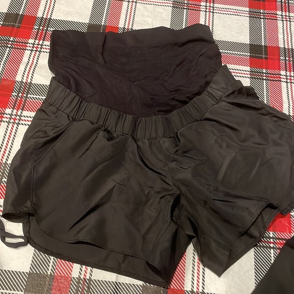 Maternity bundle size small swim, shorts, dress and skirt - Picture 3 of 5